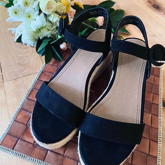 Black Platform Sandals - Picture 1 of 6